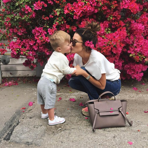 мамам сыновей