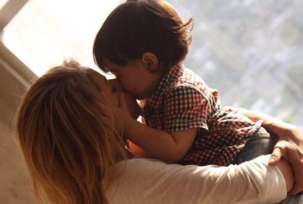 объятия детей