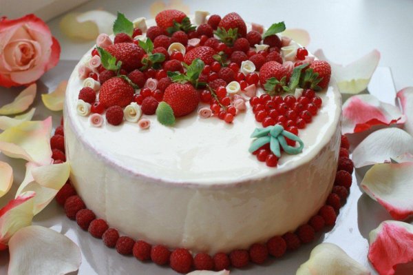 торт клубника со сливками