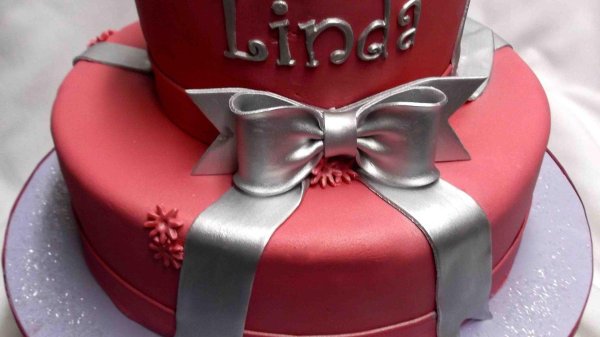 торт на день рождение