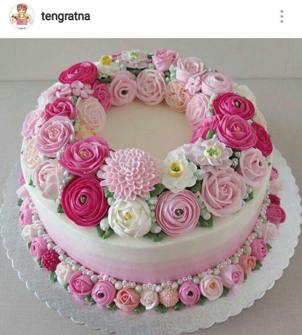 украшение торта кремовыми цветами