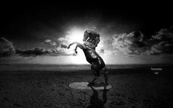 статуя лошади