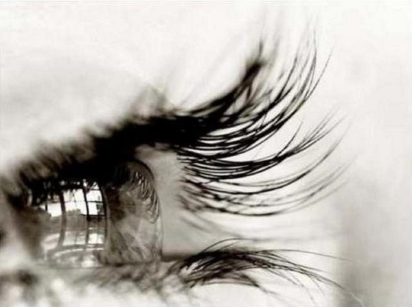 печальные глаза