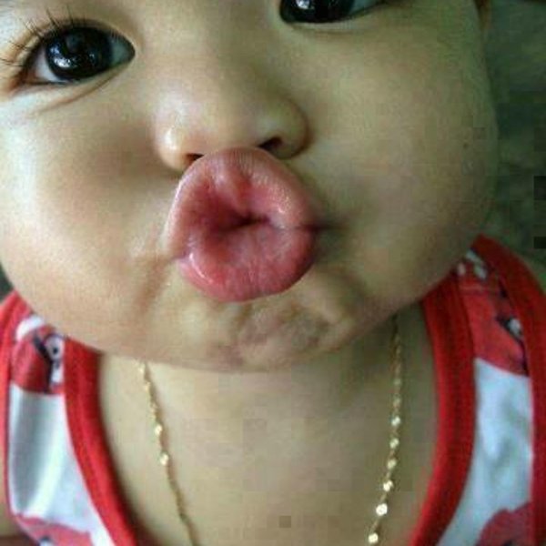 губы ребенка