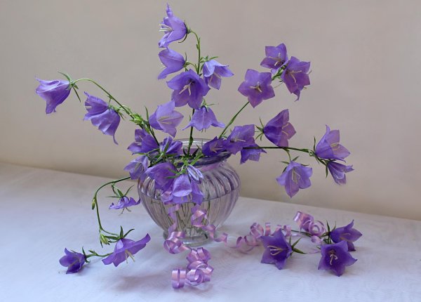 колокольчики в вазе