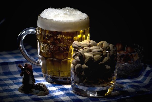 бокал с пивом