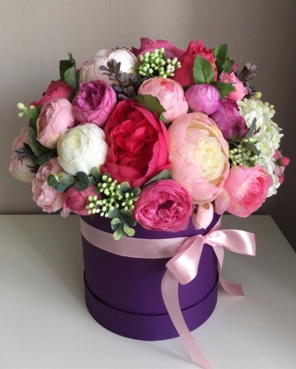цветочная композиция в коробке
