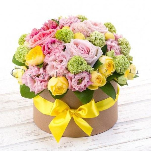 красивые цветы в коробке