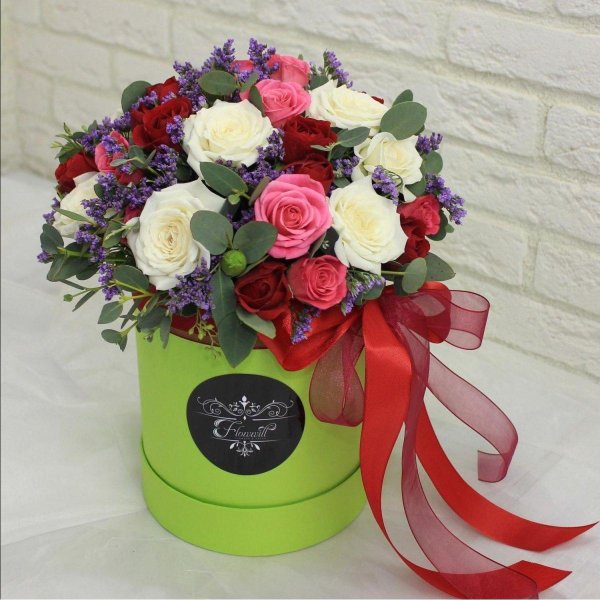 композиции из цветов в коробке