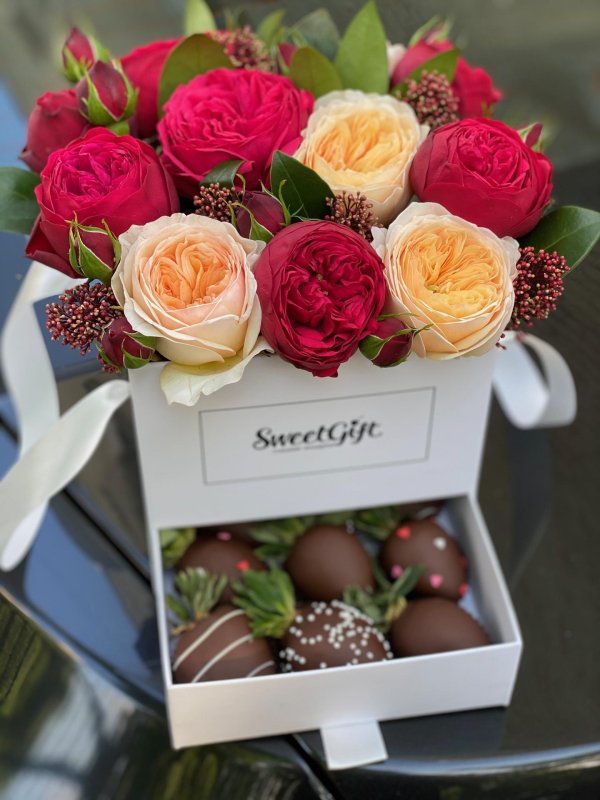 коробка с розами