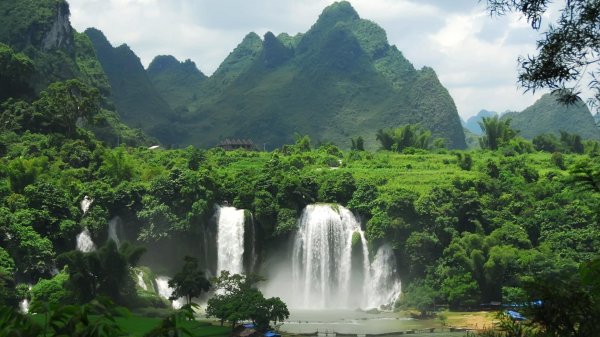 ban gioc waterfall