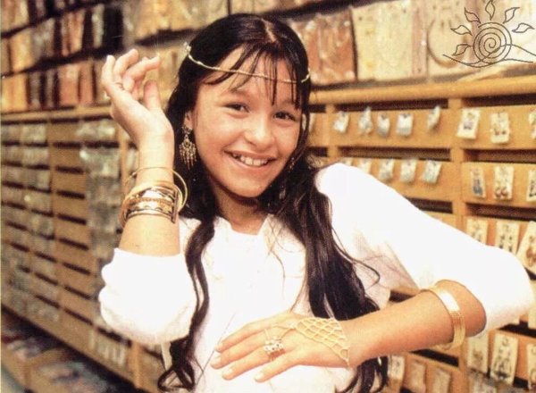 карла из сериала клон