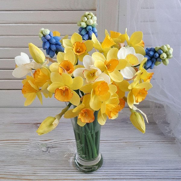 букет нарциссов