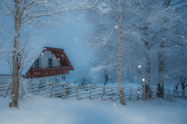 зимний пейзаж с домом