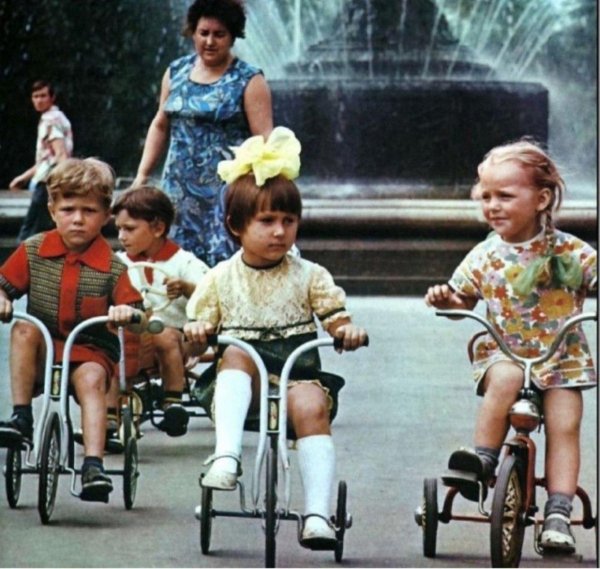 старый детский велосипед