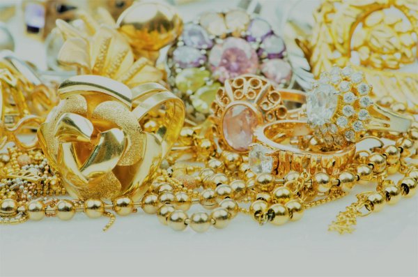 поступление золотых украшений