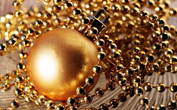 золотистые украшения