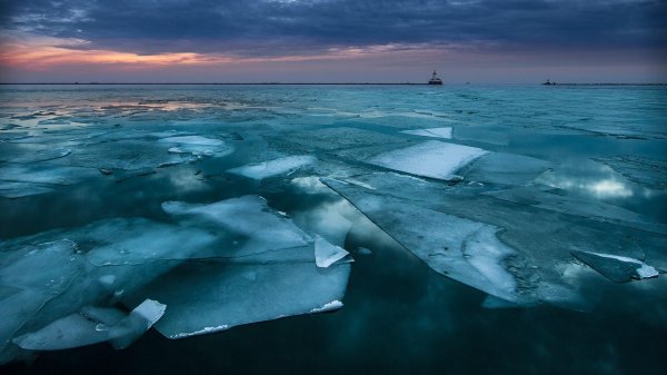 замерзшее черное море 2012