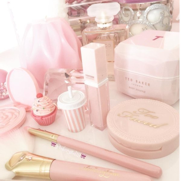 пастельный розовый