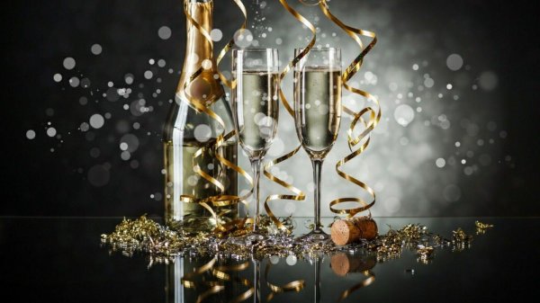 новый год и шампанское