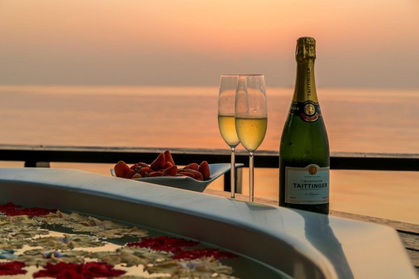 ужин на берегу моря