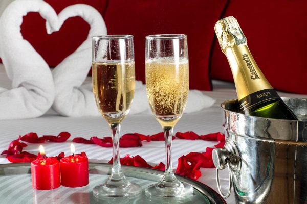 бокал шампанского