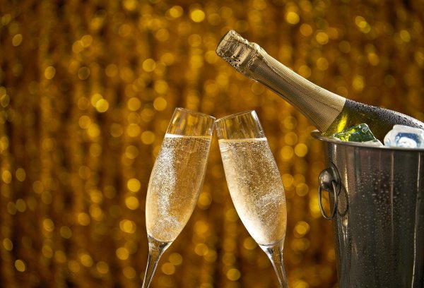 бокал шампанского