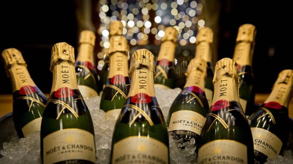 бутылка шампанского