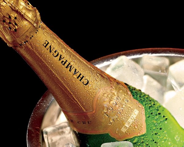 бутылка шампанского