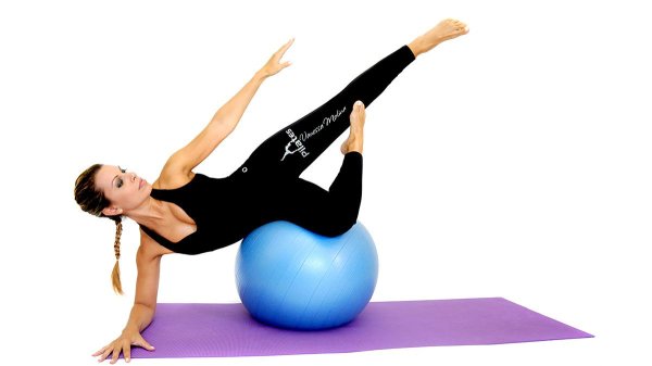 упражнение с фитболом