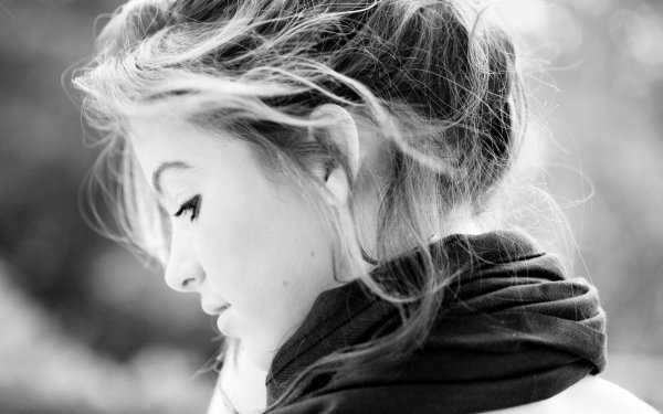 девушки черно белые