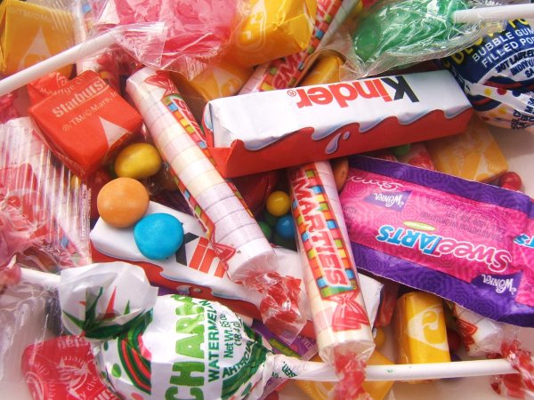 много разных конфет