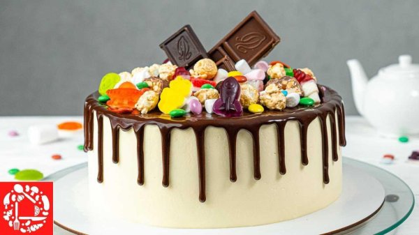 украшение торта сладостями