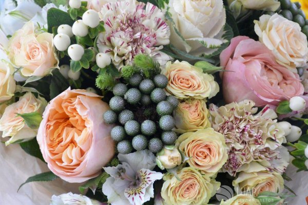 букет ранункулюс