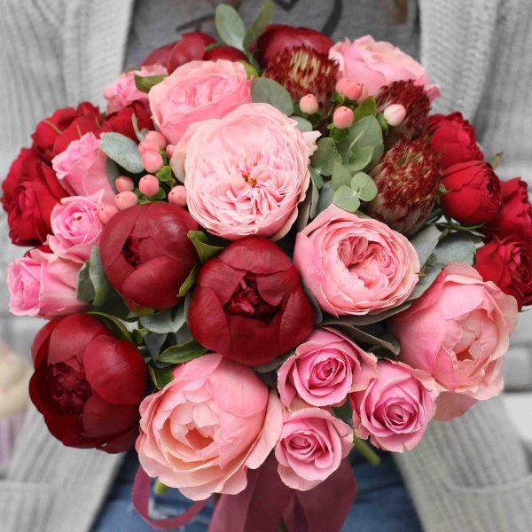 букет с пионами