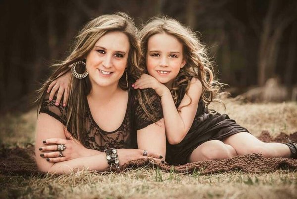 мама с дочками