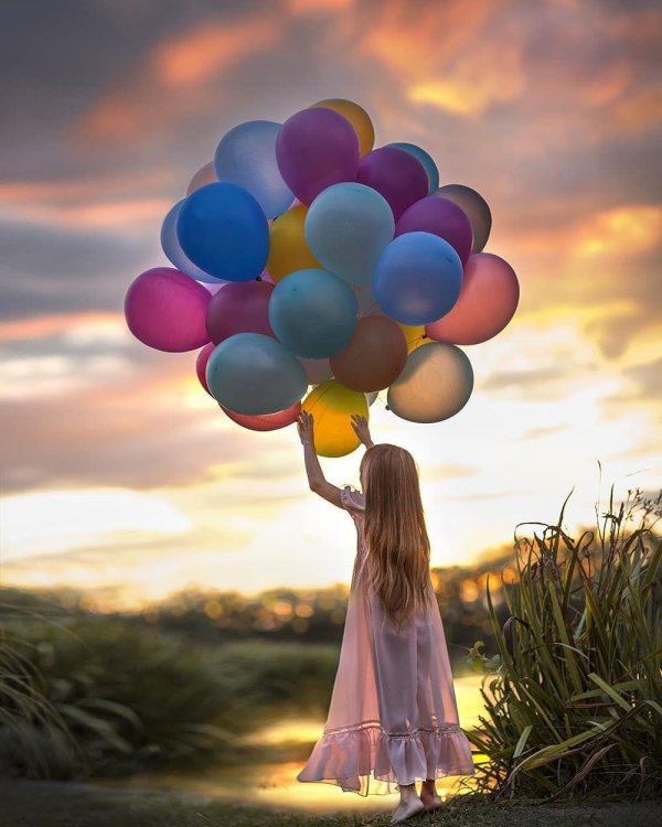 девочка с шариками