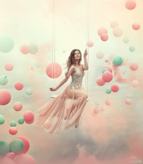 девушка с шариками