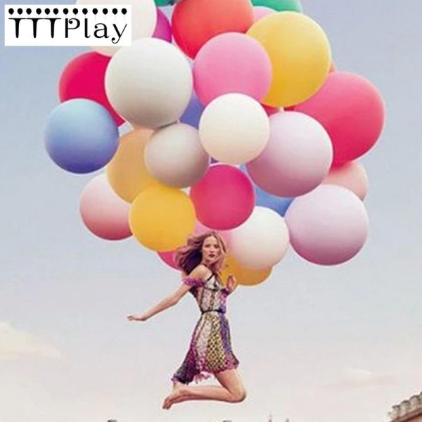 девушка с шариками