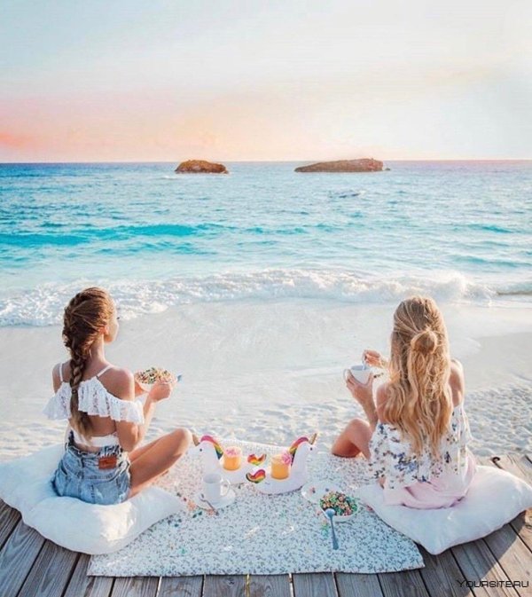 подружки на отдыхе