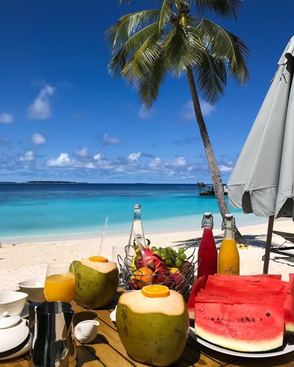 завтрак у моря