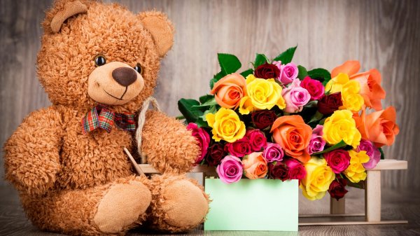 медвежонок с цветами