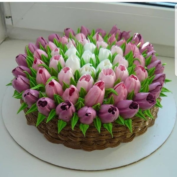 торт с тюльпанами