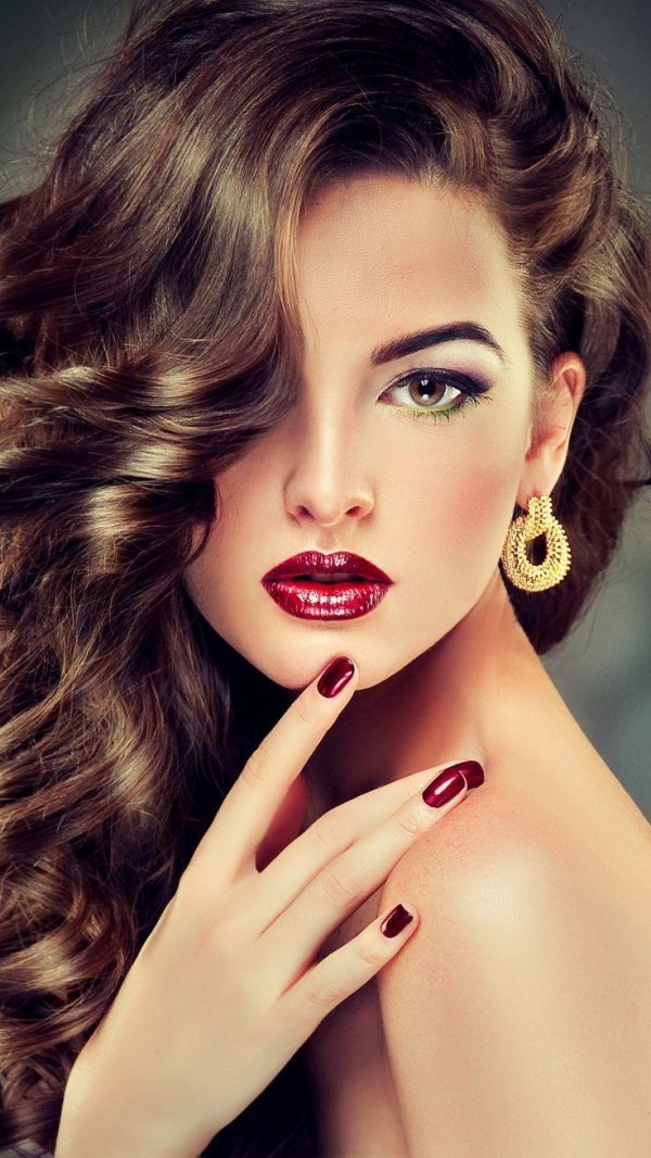 девушки с красивым макияжем