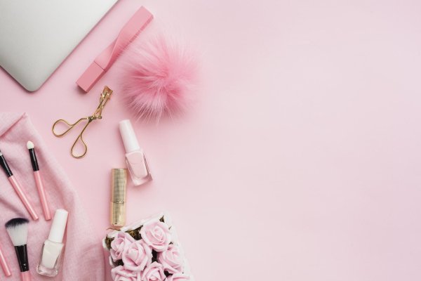 розовые аксессуары