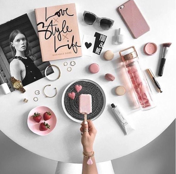 стиль флэт лэй