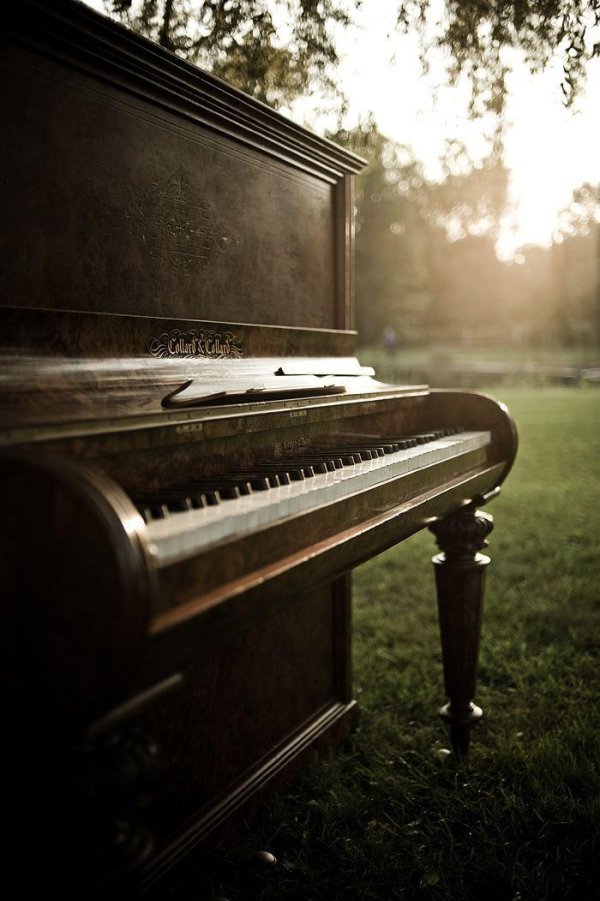upright piano