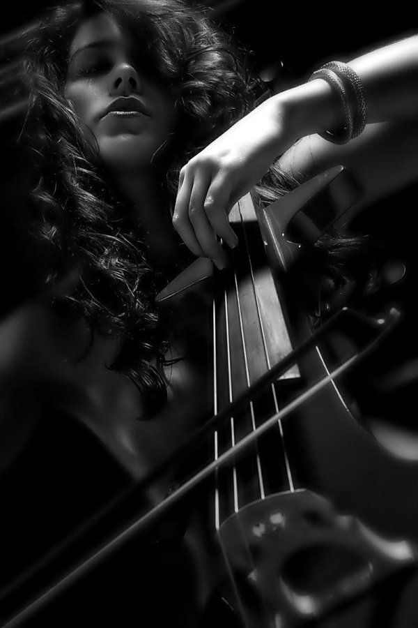 девушка с виолончелью