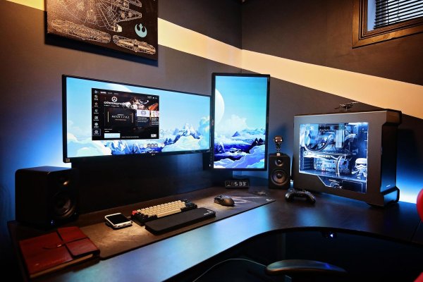 интерьер компьютерной комнаты