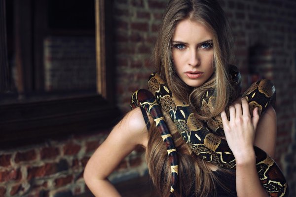 девушка змей